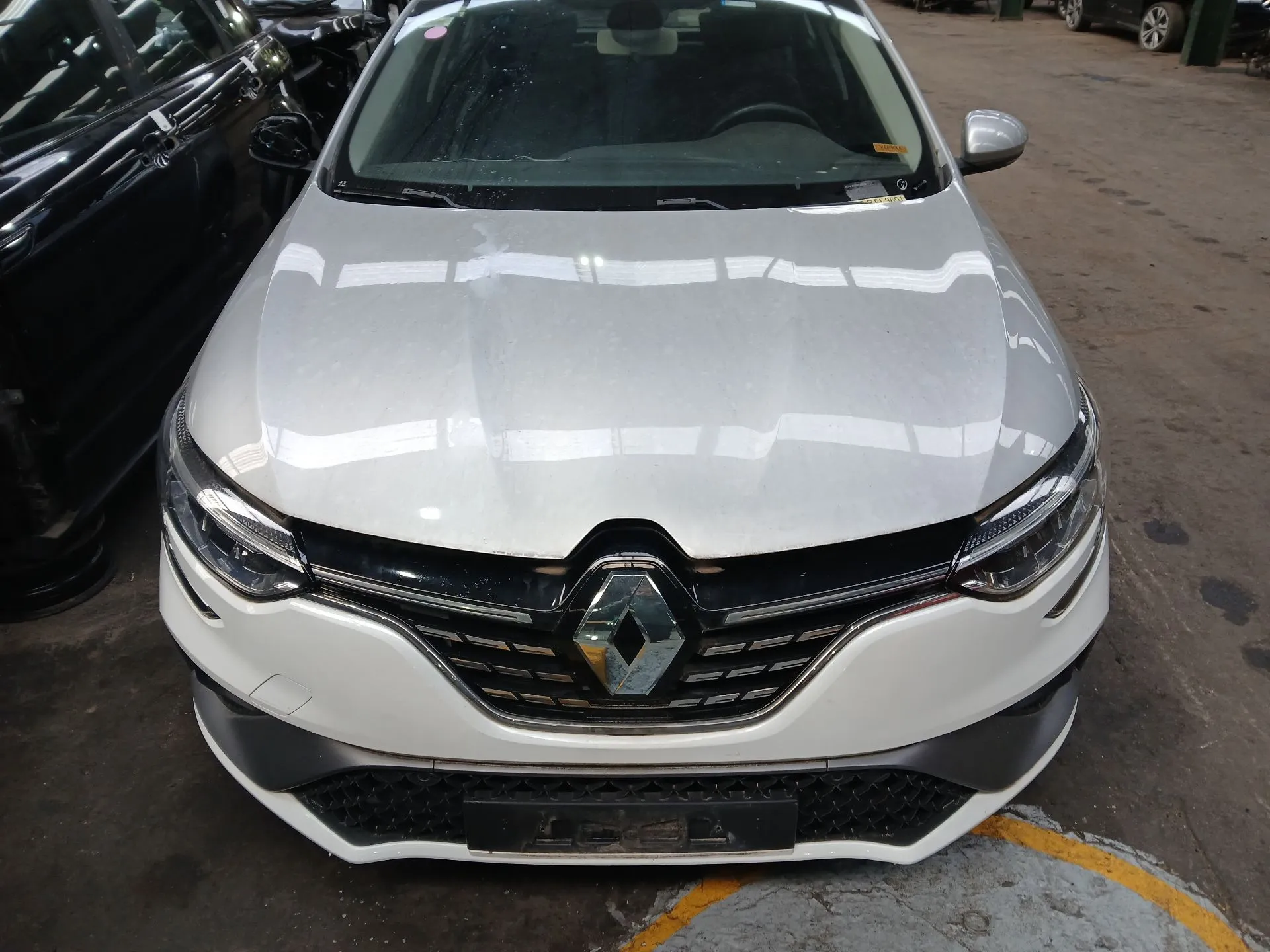 Frente Completa RENAULT Megane IV (B9A/M_) Imagem-4