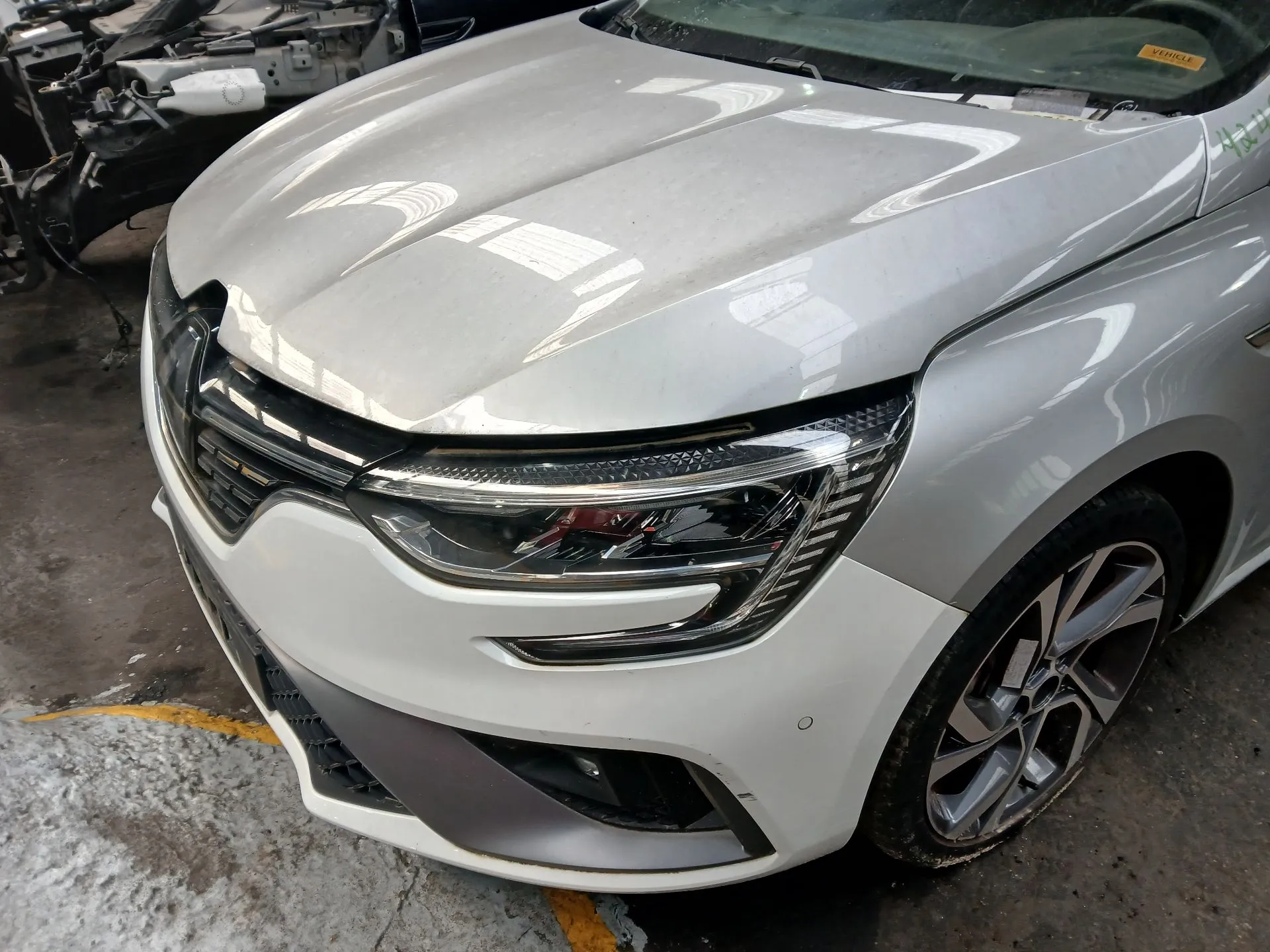 Frente Completa RENAULT Megane IV (B9A/M_) Imagem-7