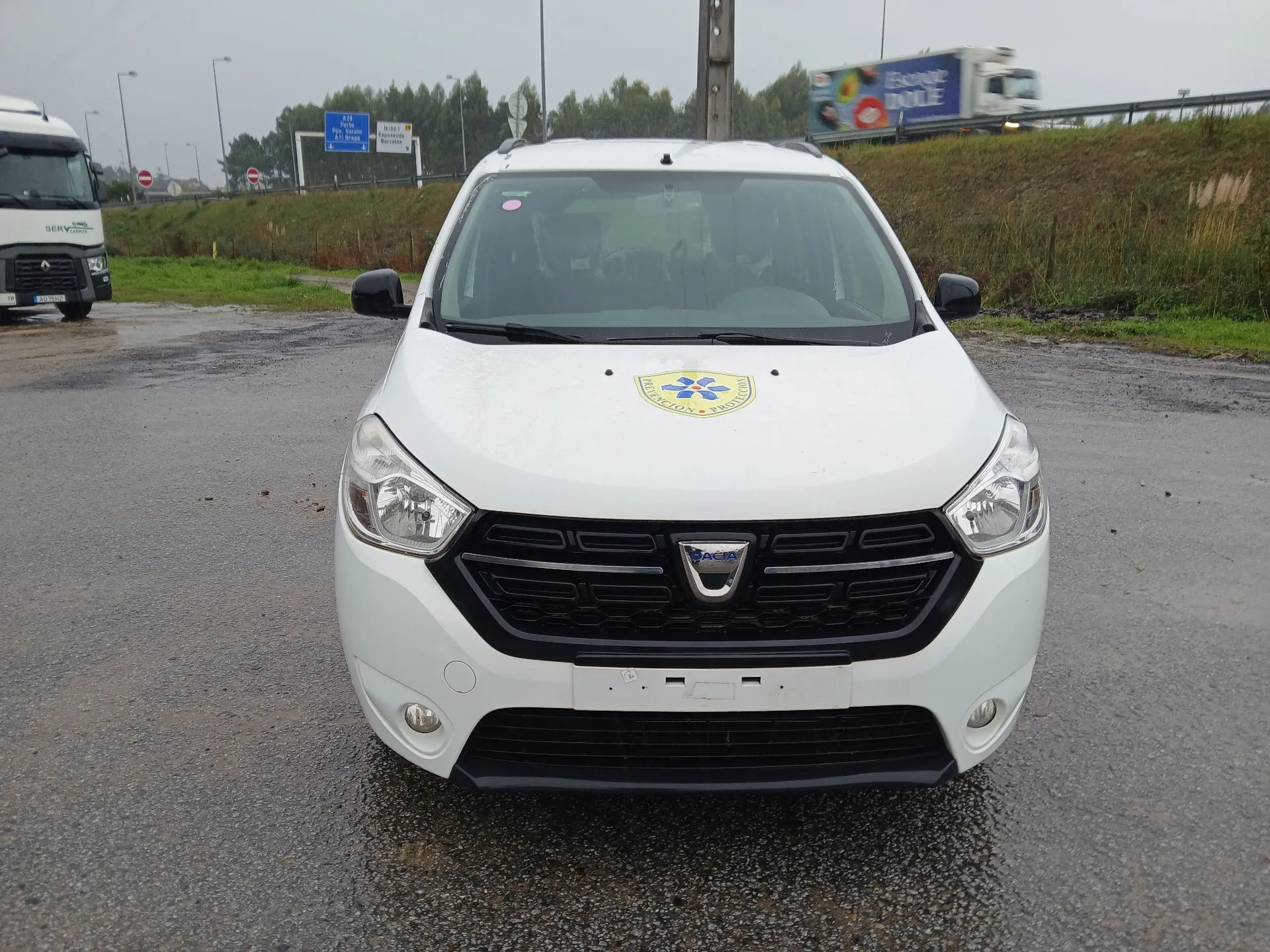 Frente Completa DACIA Lodgy (JS_) Imagem-1