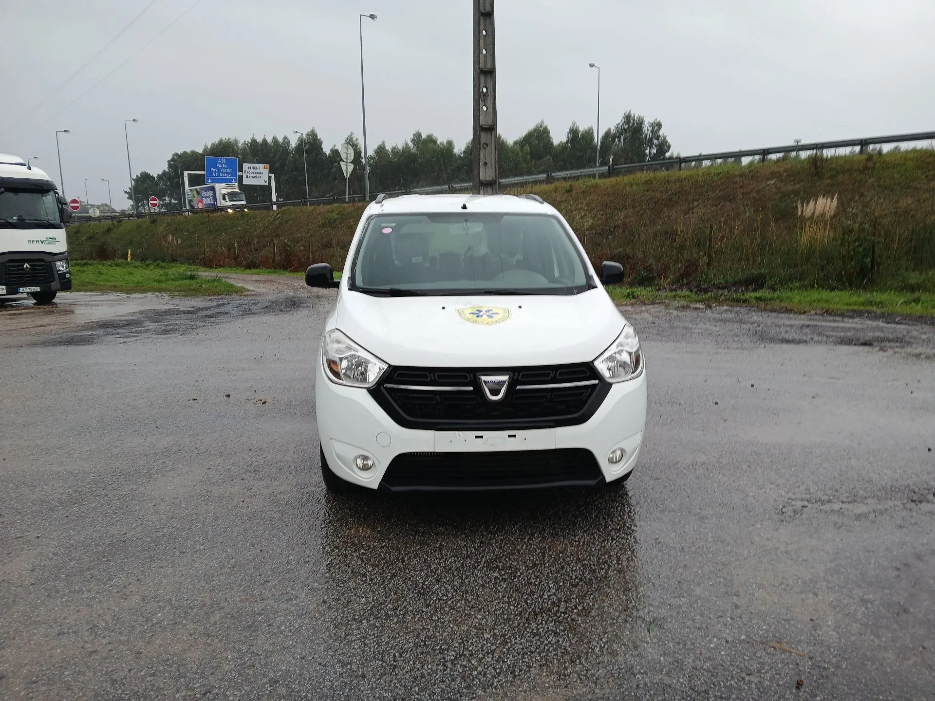 Frente Completa DACIA Lodgy (JS_) Imagem-0