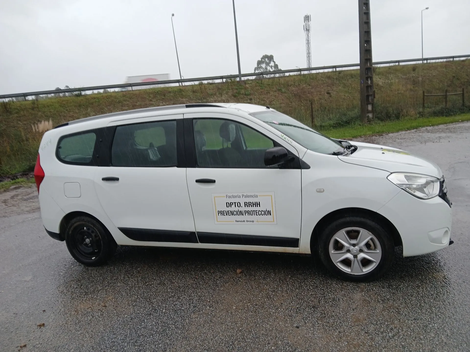 Frente Completa DACIA Lodgy (JS_) Imagem-2