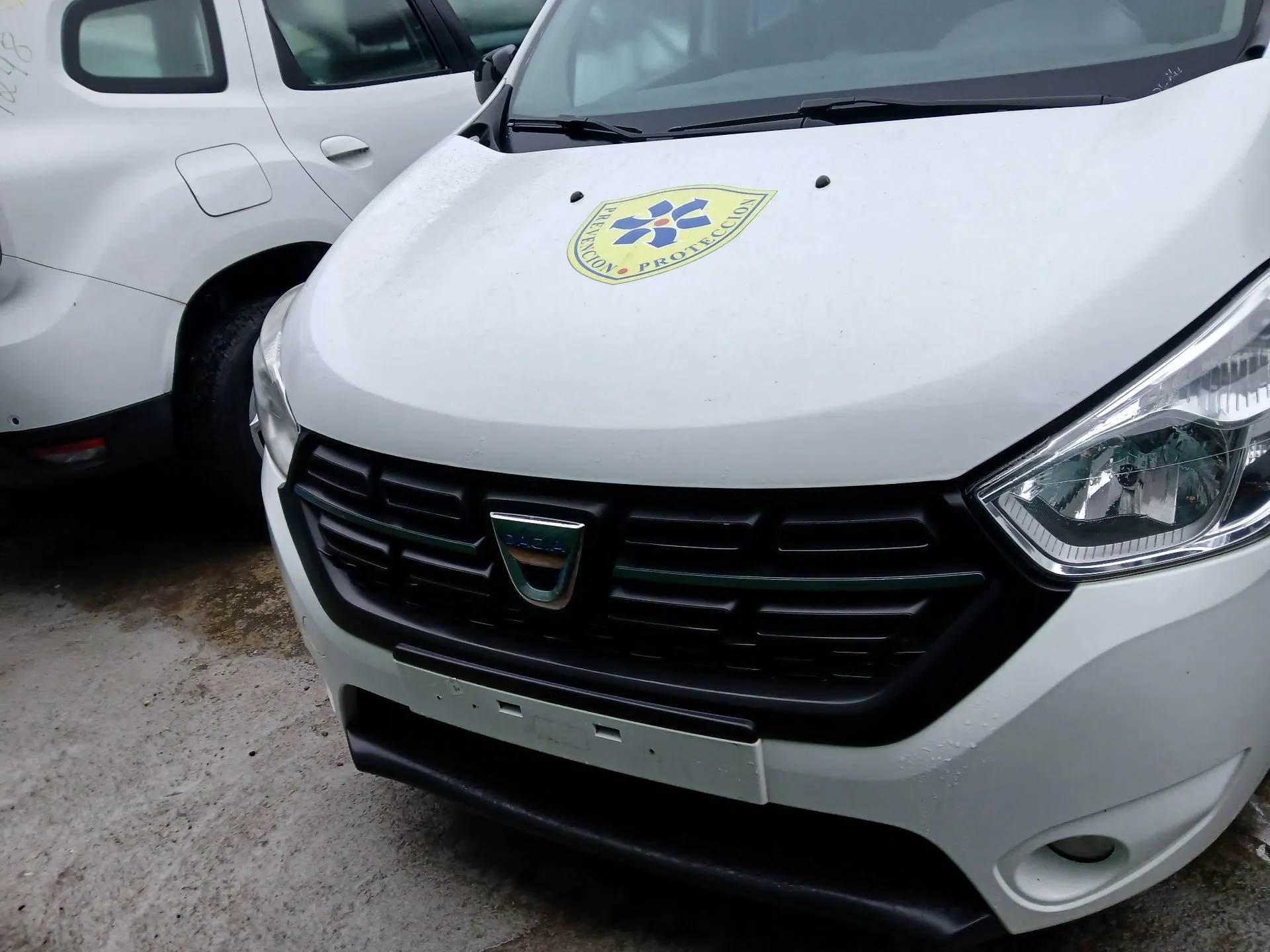 Frente Completa DACIA Lodgy (JS_) Imagem-4