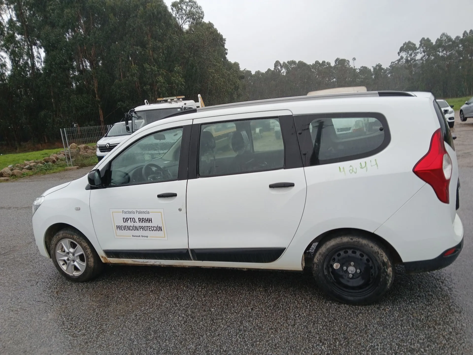 Frente Completa DACIA Lodgy (JS_) Imagem-3