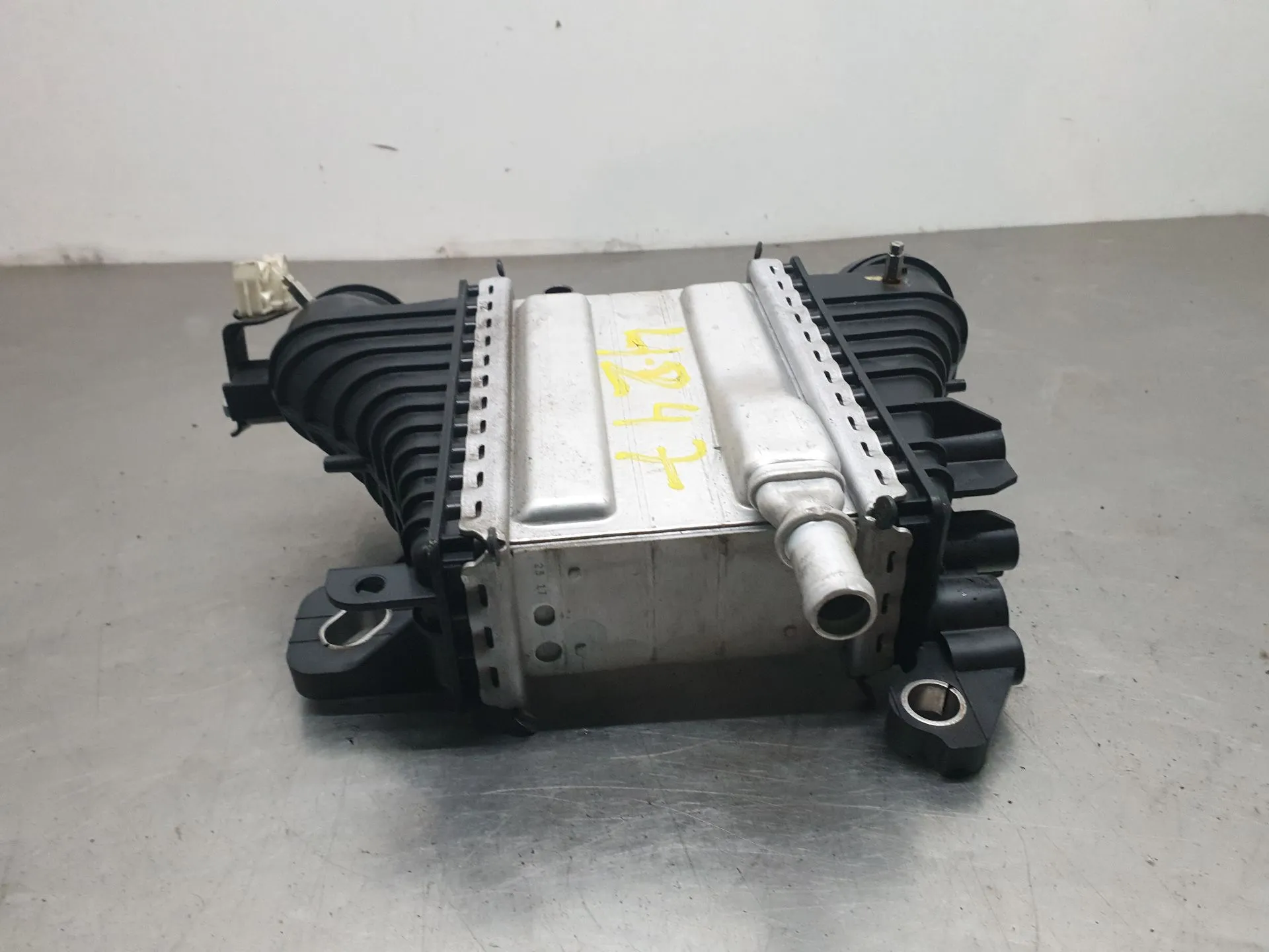 Radiador do intercooler RENAULT Megane IV (B9A/M_) Imagem-1