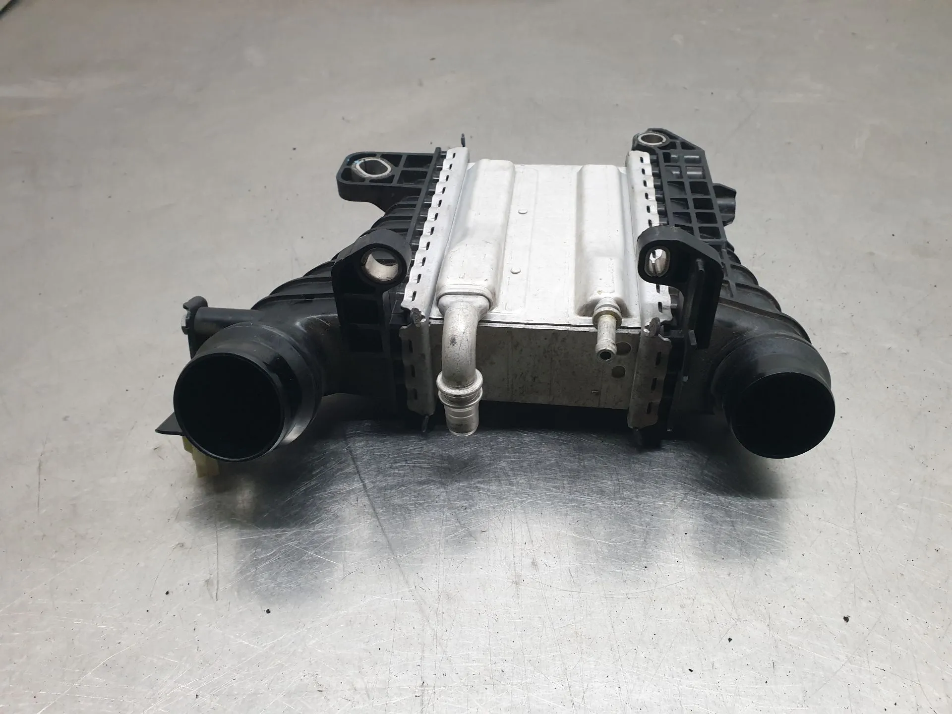 Radiador do intercooler RENAULT Megane IV (B9A/M_) Imagem-3