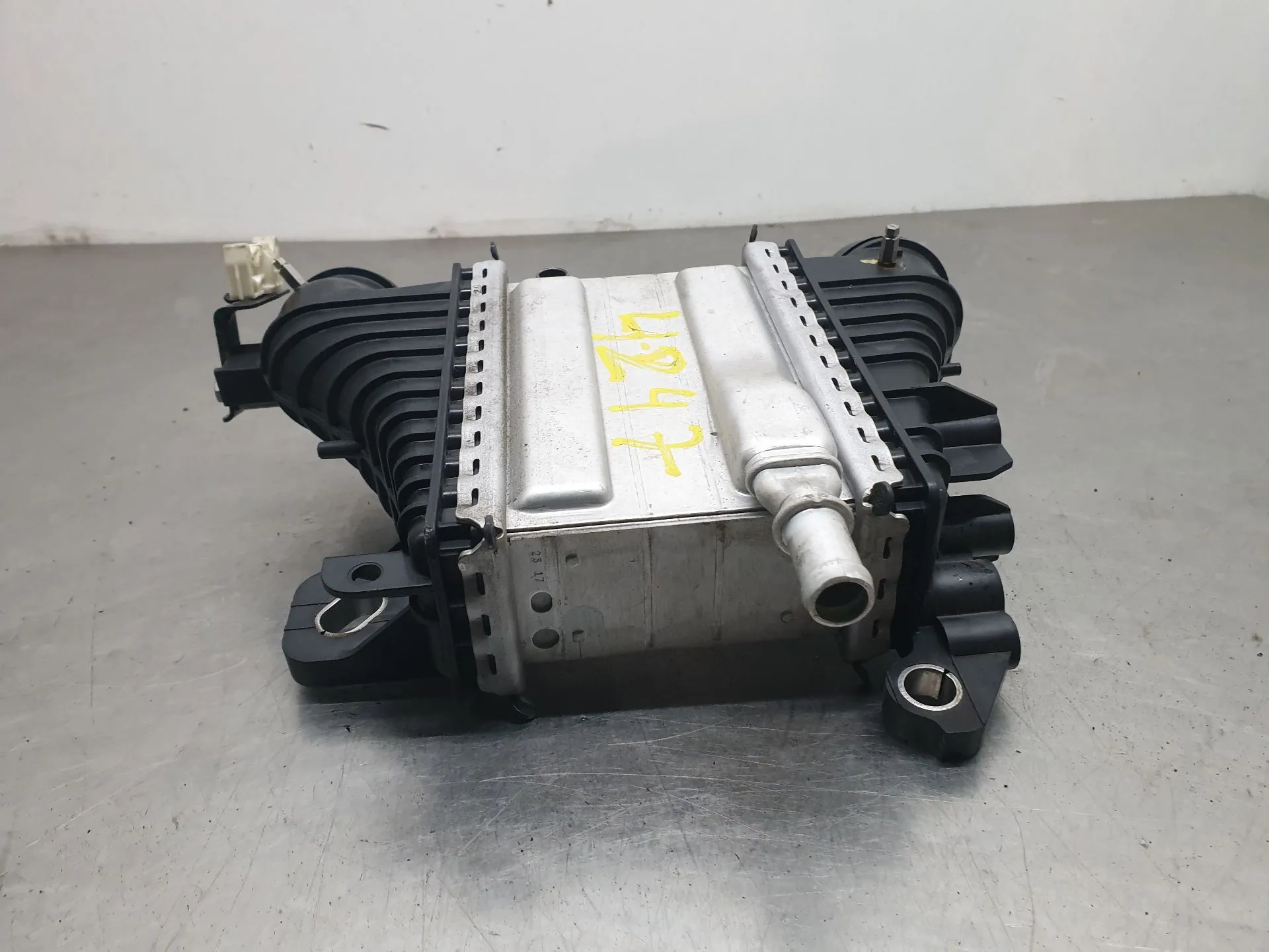 Radiador do intercooler RENAULT Megane IV (B9A/M_) Imagem-2