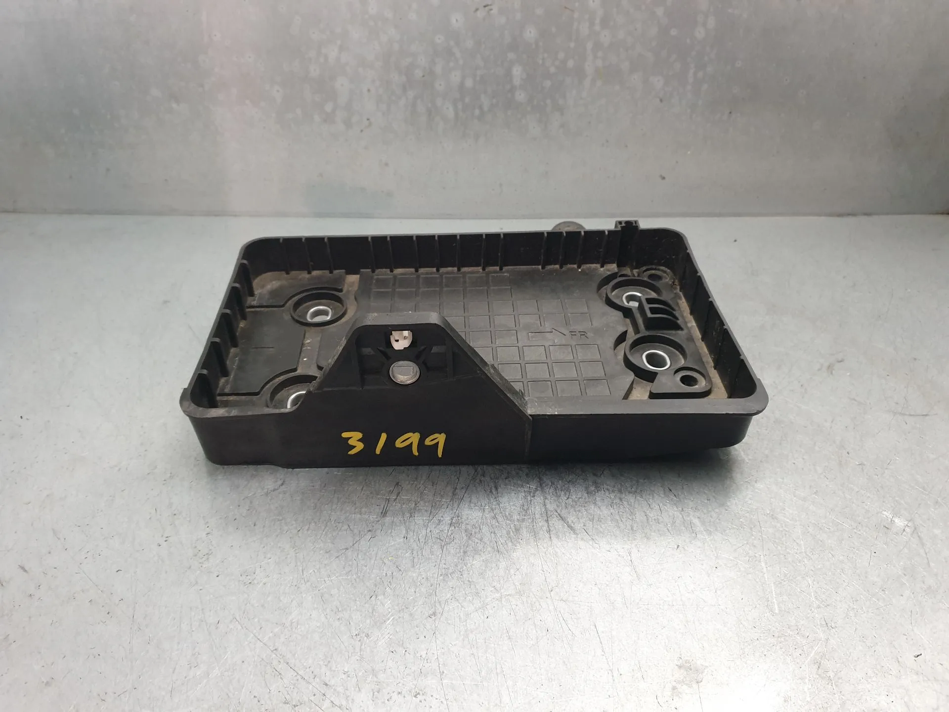 Base / caixa da bateria NISSAN Qashqai III 