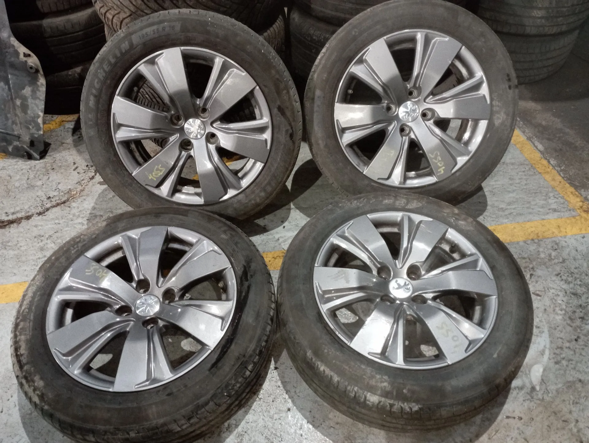 Conjunto de Jantes PEUGEOT 208 II Imagem-1