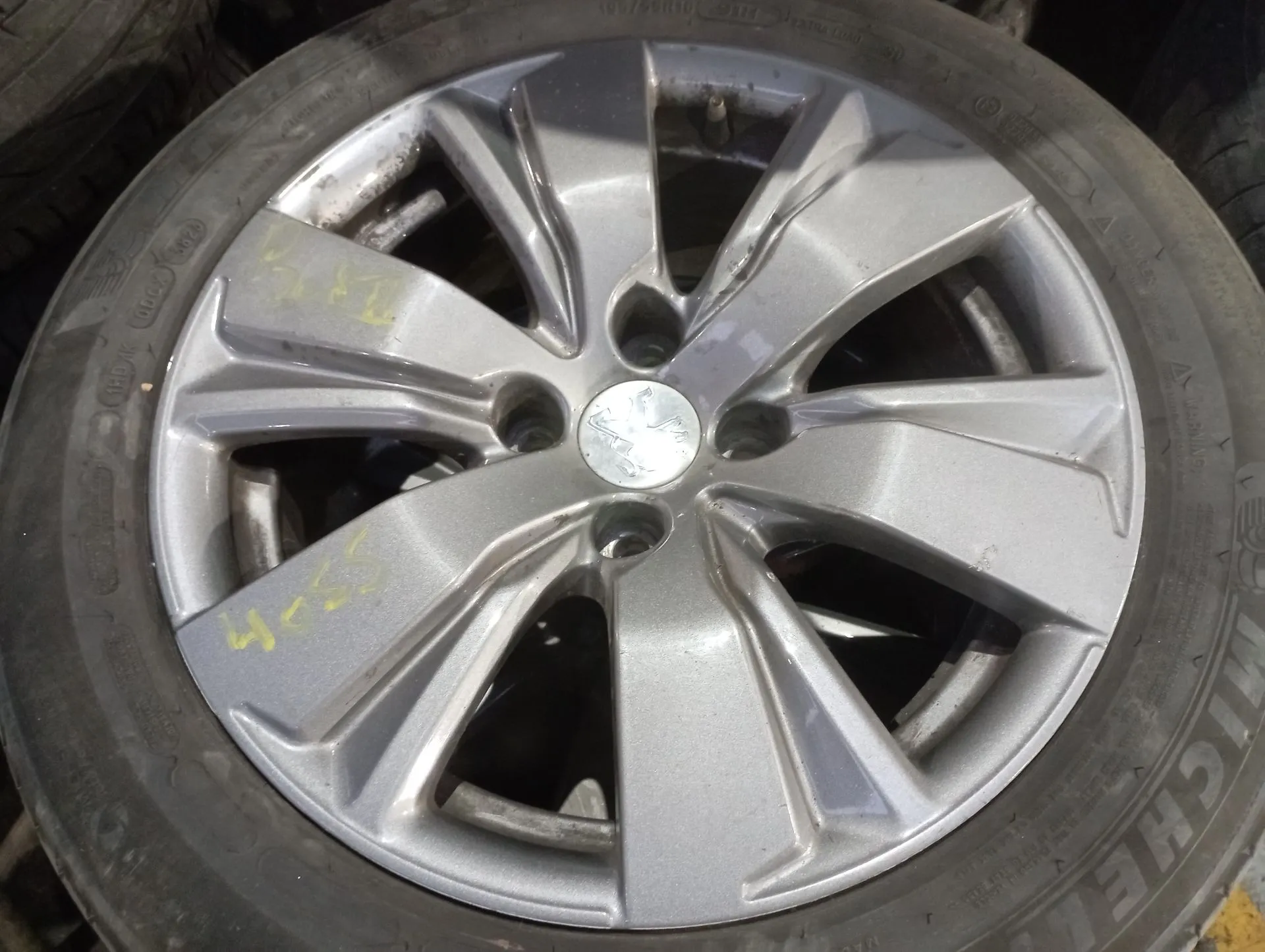 Conjunto de Jantes PEUGEOT 208 II Imagem-3