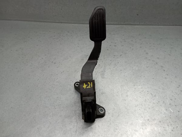 Pedal do acelerador TOYOTA Yaris (_P13_)