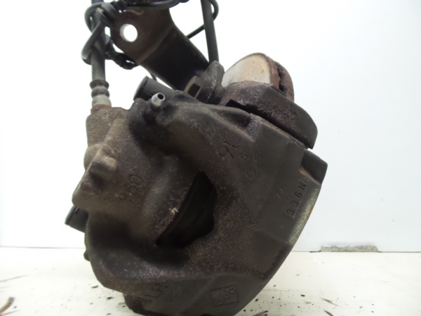 Pinça travão / maxila de travão frente esquerda RENAULT Megane III (BZ0_)