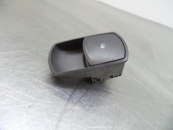 Mando / interruptor elevalunas delantero derecho OPEL Corsa D Imagem-1