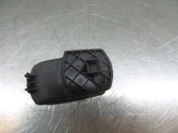 Mando / interruptor elevalunas delantero derecho OPEL Corsa D Imagem-2