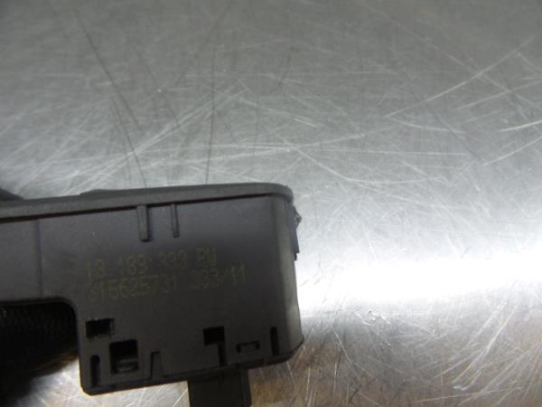 Mando / interruptor elevalunas delantero derecho OPEL Corsa D Imagem-3