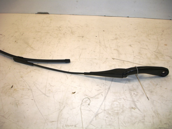 Haste / braço de escova limpa vidros frente direita BMW 1 (F21)