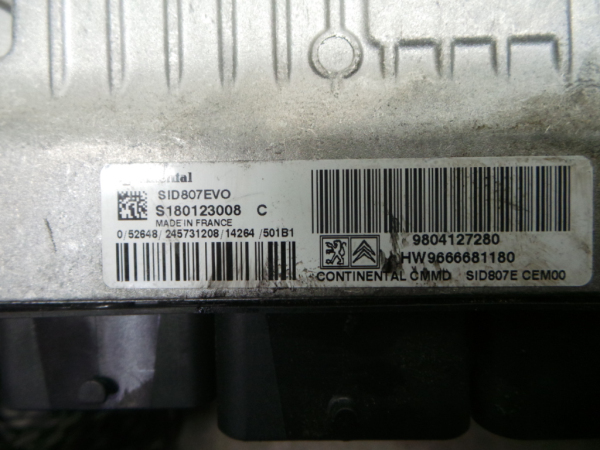 Centralina motor / ECU TOYOTA Auris Hatchback (_E15_) Imagem-2