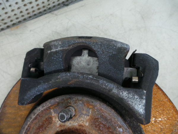 Pinça travão / maxila de travão frente esquerda FORD Fiesta VI (CB1, CCN) Imagem-1