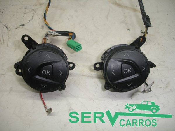 Commandes au volant FORD Focus III Imagem-1