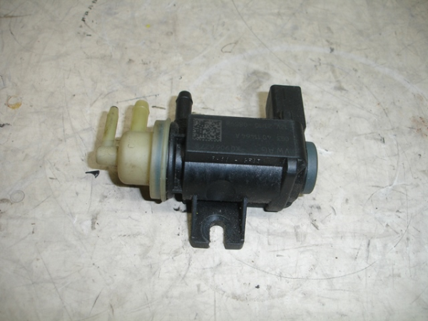 Idle air control valve VOLKSWAGEN Passat (3C2) Imagem-1