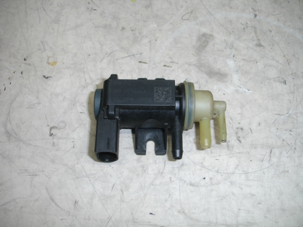 Idle air control valve VOLKSWAGEN Passat (3C2)