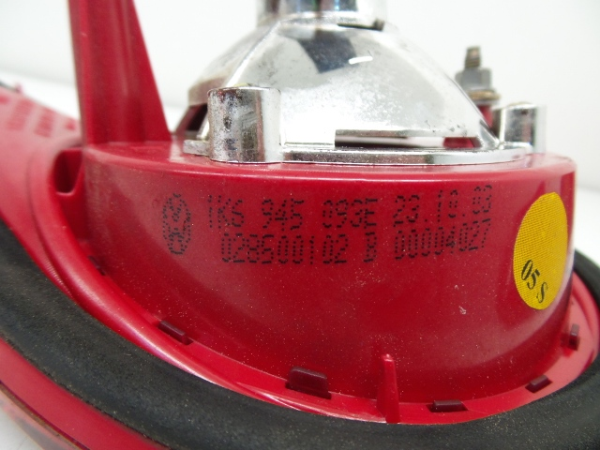 Feu de coffre Gauche VOLKSWAGEN Golf V (1K1) Imagem-1