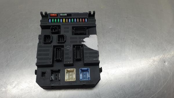 Caixa fusíveis / SAM / BSI PEUGEOT 207 (WA_, WC_) Imagem-1