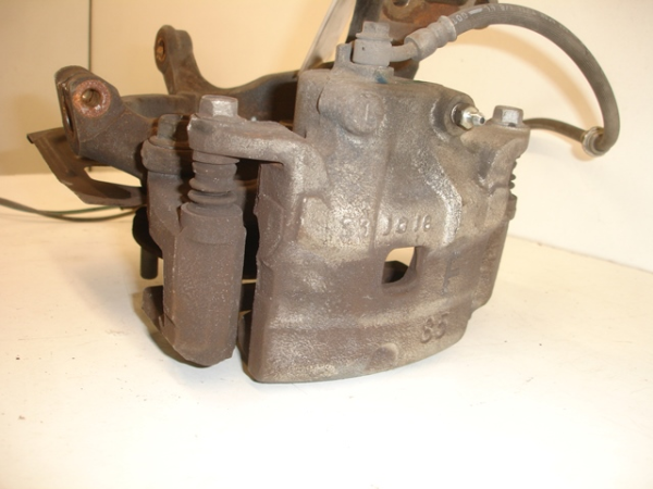 Pinça travão / maxila de travão frente esquerda NISSAN Juke (F15)