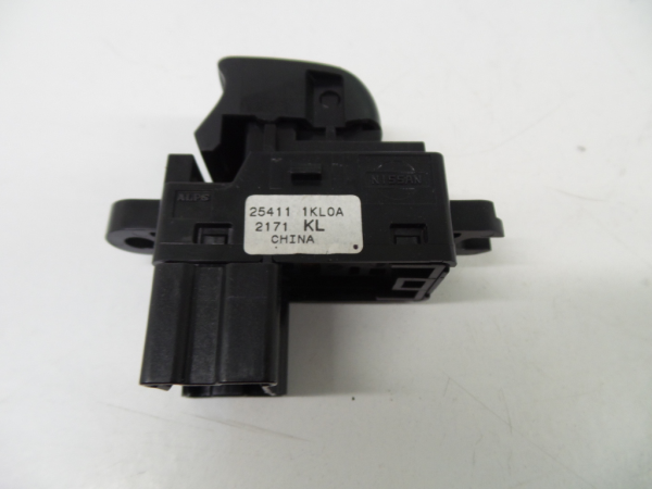Mando / interruptor elevalunas delantero derecho NISSAN Juke (F15)