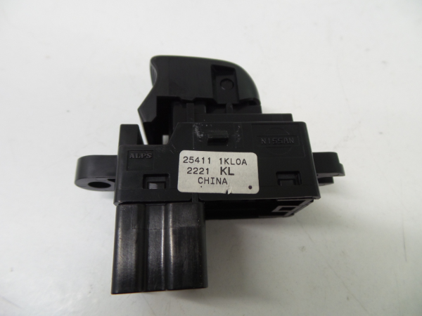 Right Rear window control NISSAN Juke (F15)