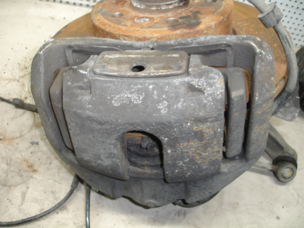 Pinça travão / maxila de travão frente esquerda BMW 5 (E60)