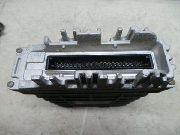 Centralina motor / ECU VOLKSWAGEN Golf III (1H1) Imagem-1