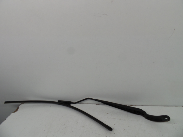 Braccio del tergicristallo anteriore sinistro RENAULT Clio IV (BH_)