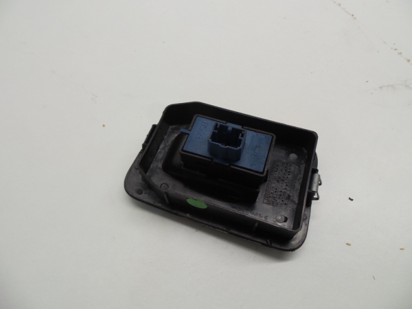 Mando / interruptor elevalunas delantero derecho PEUGEOT Bipper (AA_) Imagem-1
