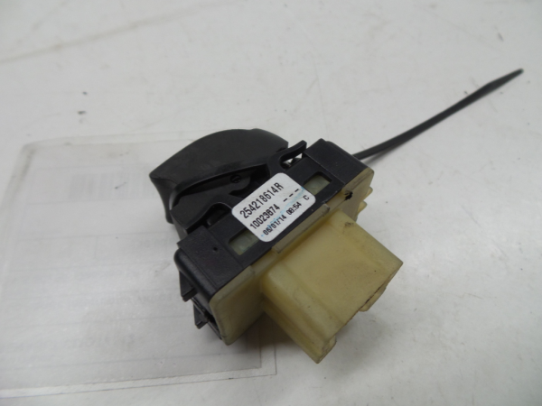Mando / interruptor elevalunas delantero derecho RENAULT Clio IV (BH_)