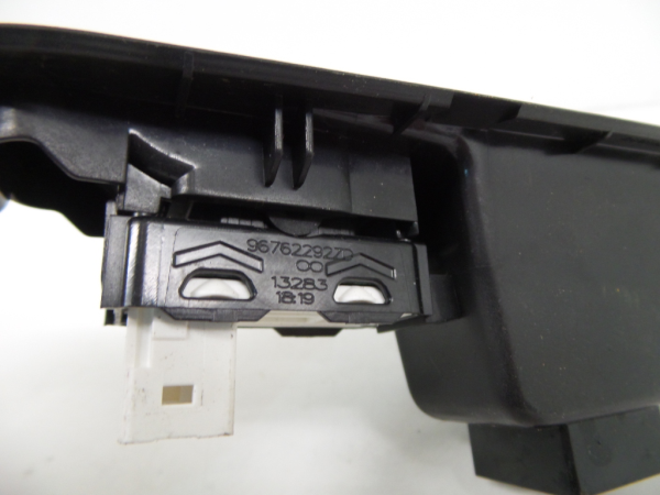 Comando / interruttore alzacristallo posteriore destro PEUGEOT 308 II Imagem-2