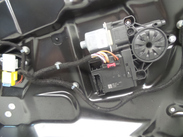 Lève-vitre avant gauche VOLKSWAGEN Passat (362) Imagem-1