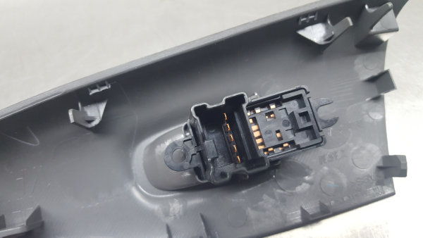 Mando / interruptor elevalunas delantero derecho NISSAN Juke (F15) Imagem-2