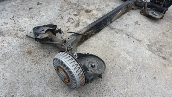 Essieu arrière à tambours RENAULT Kangoo (KW0/1_)