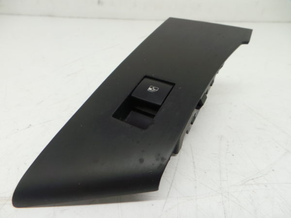 Mando / interruptor elevalunas delantero derecho OPEL Astra J