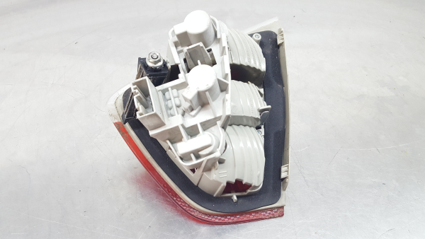 Feu de coffre Gauche BMW 3 (E90) Imagem-1