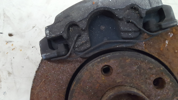 Pinça travão / maxila de travão frente esquerda RENAULT Megane III (BZ0_)