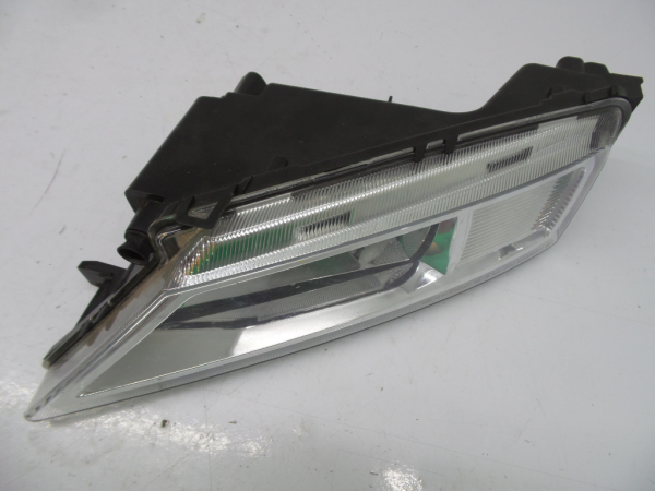 Right front fog light  VOLKSWAGEN Tiguan (5N) Imagem-1