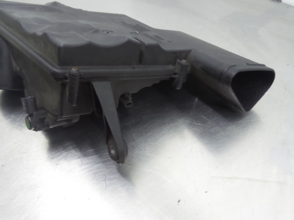 Air filter box MERCEDES-BENZ CLS (C219) Imagem-1