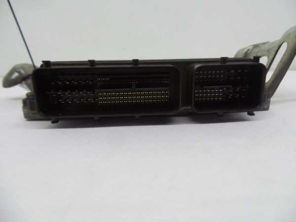Centralina motor / ECU TOYOTA Yaris (_P9_) Imagem-1