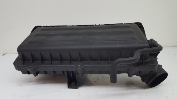 Air filter box VOLKSWAGEN Polo (6R, 6C)