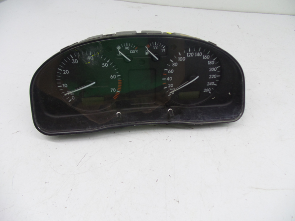Quadrante / painel de instrumentos VOLKSWAGEN Passat (3B2)