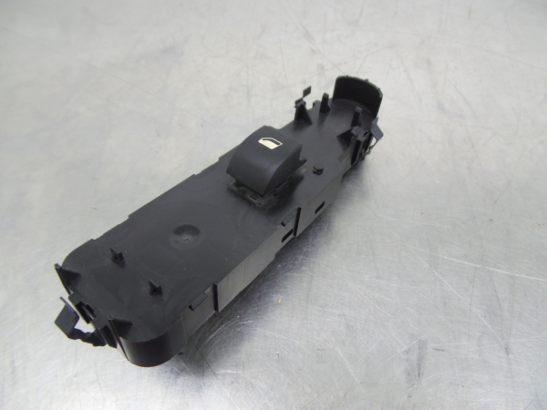 Mando / interruptor elevalunas delantero derecho CITROËN C5 III (RD_)