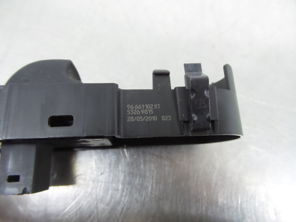 Mando / interruptor elevalunas delantero derecho CITROËN C5 III (RD_) Imagem-3