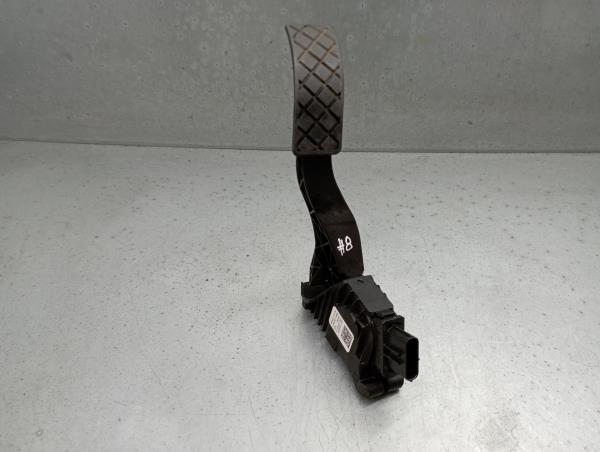 Pedal acelerador VOLKSWAGEN Passat (3G2, CB2) Imagem-2