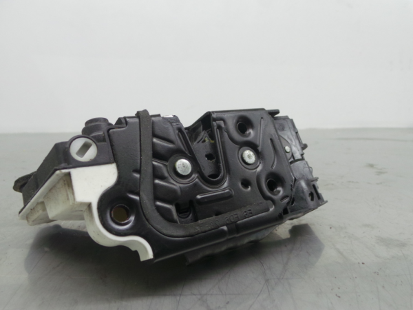 Fechadura / fecho porta trás esquerdo VOLKSWAGEN Polo (6R, 6C)